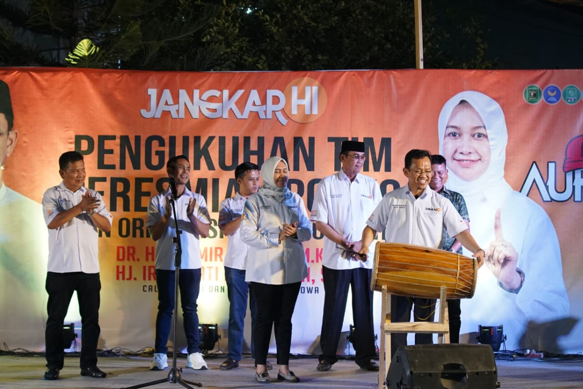 Pengukuhan TIM Jaringan Akar Rumput Hj. Irmawati untuk AURA 2024