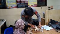 Kisah Haru Polisi Bantu Lansia Pikun Tersesat, Beri Makan dan Antar Pulang