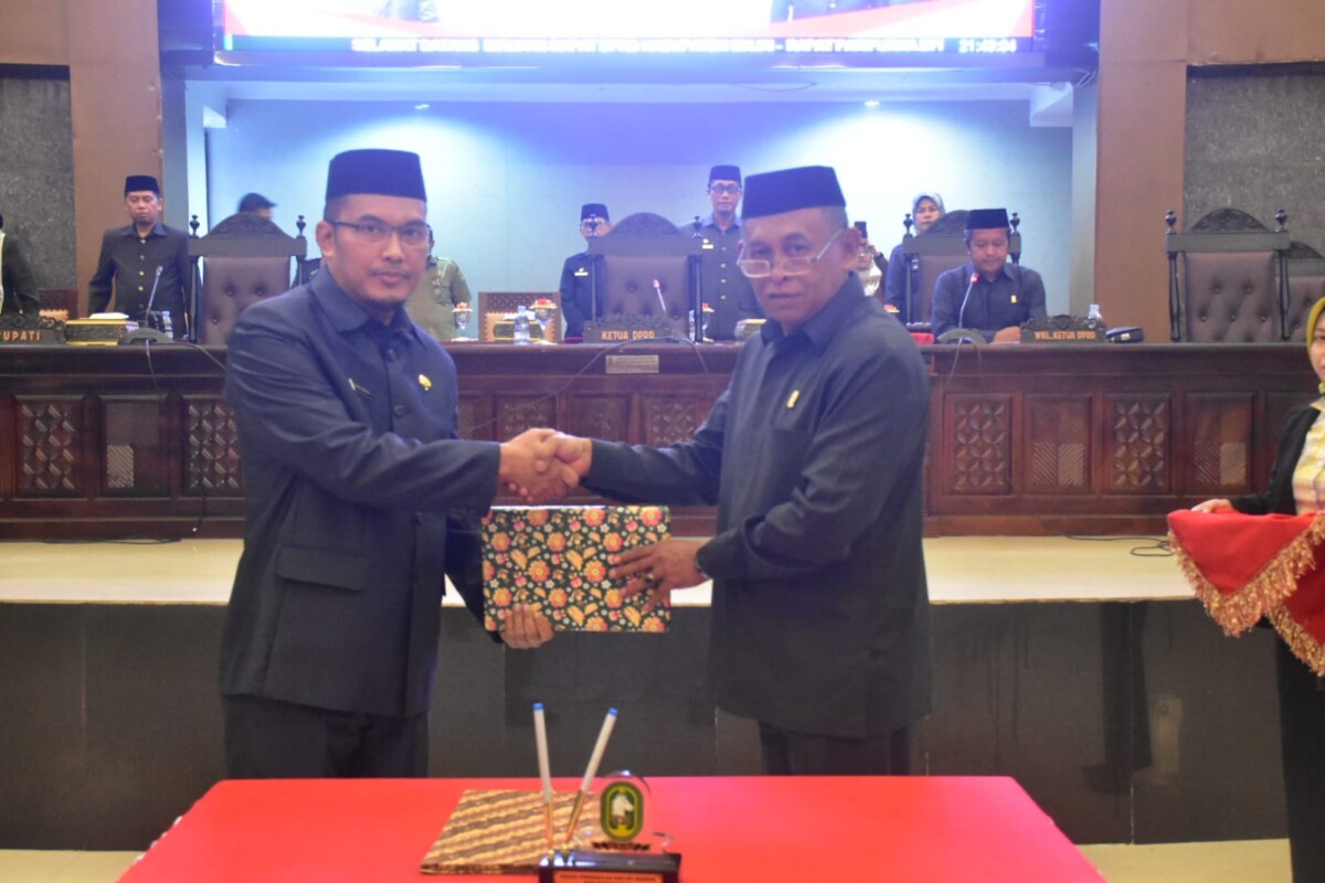 DPRD Sinjai Serahkan Ranperda APBD Perubahan 2024