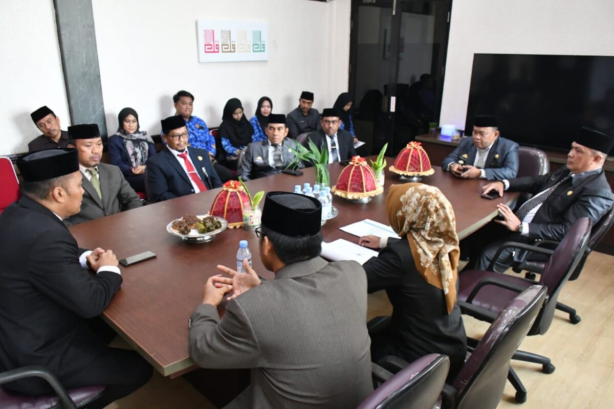 Plh Sekda Sinjai Bersama Kepala OPD Gelar Rapat Koordinasi