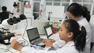 Tim PKM-RE Universitas Almarisah Madani Memformulasi Nanopartikel Curcumin dan Piperine Terinkorporasi Dissolving Microneedle membawa harapan baru dalam pengobatan malaria Tim PKM-RE Universitas Almarisah Madani Memformulasi Nanopartikel Curcumin dan Piperine Terinkorporasi Dissolving Microneedle membawa harapan baru dalam pengobatan malaria