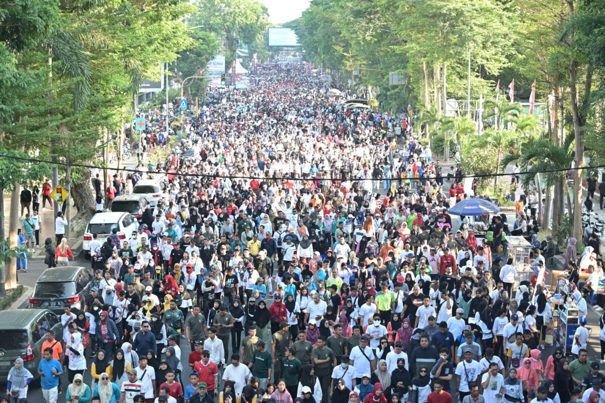 Pecahkan Rekor MURI, Jalan Sehat HUT Sulsel Diikuti 535.500 Warga
