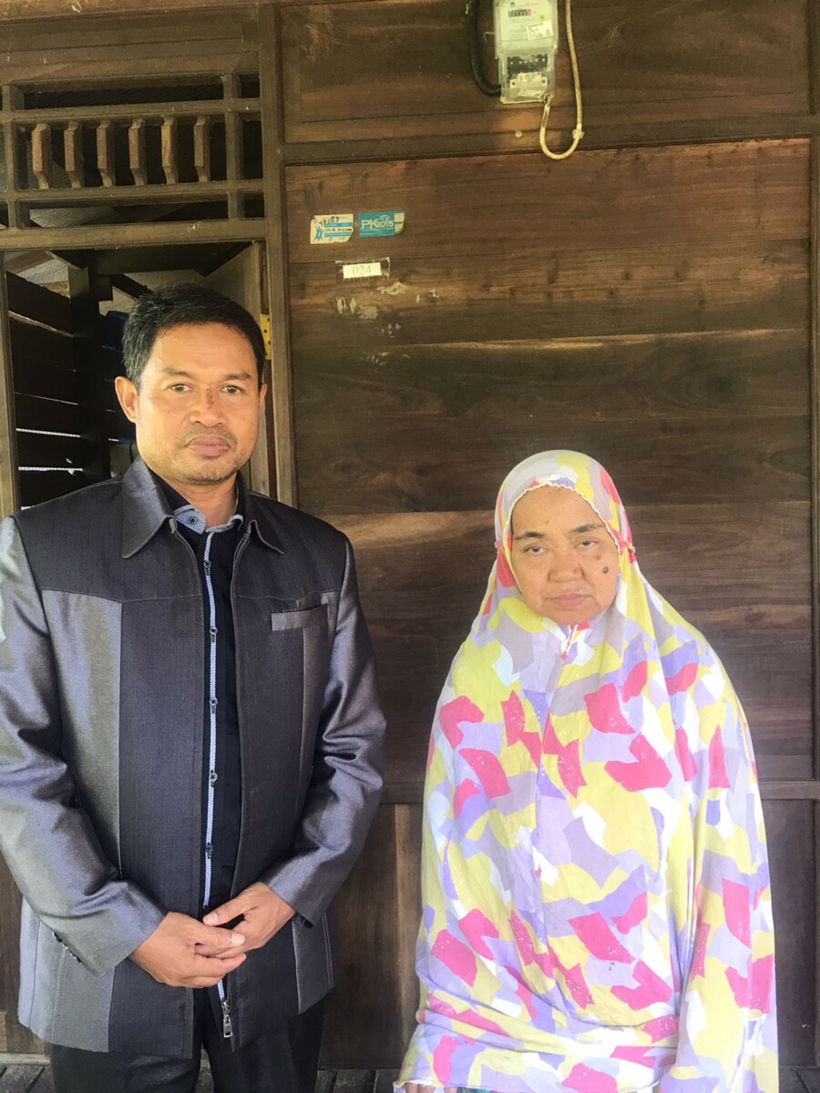 Baznas Enrekang Salurkan Infak Terikat, Terima Bantuan Sembako Indo Mati Terharu