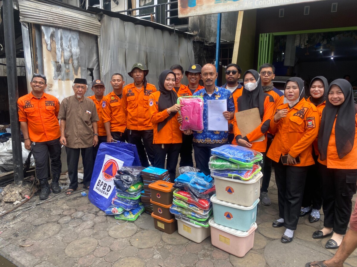 BPBD Kota Makassar Salurkan Bantuan Darurat kepada Korban Kebakaran
