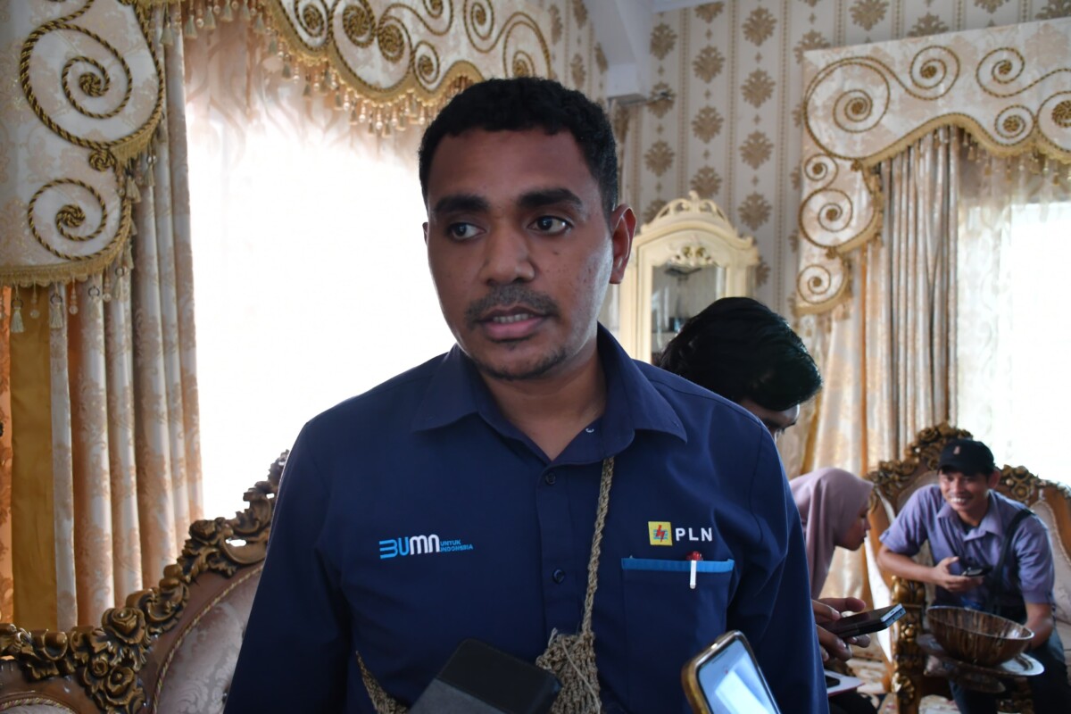 PJ Bupati Sinjai Apresiasi Program Pembangunan PLTS di Sinjai Barat