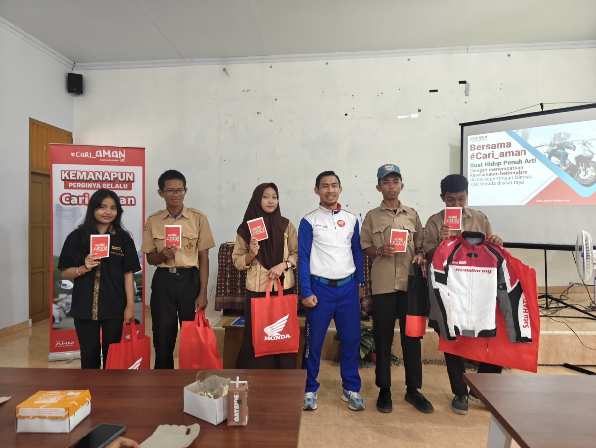Asmo Sulsel Edukasi Siswa SMK 5 dan SMK 6 Makassar tentang Keselamatan Berkendara