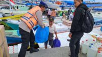 Satpolair Patroli Dialogis, Ingatkan Warga Keselamatan Berlayar dan Dukung Pilkada Serentak