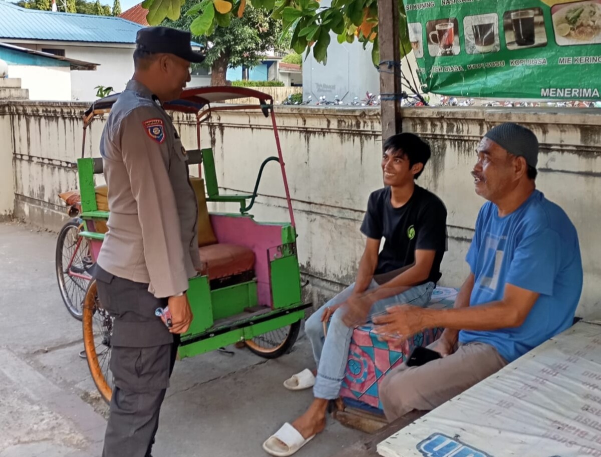 Bhabinkamtibmas Totaka Rutin Sambangi Warga Binaannya