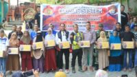 Oplus_131072 Bersama Komunitas Motor Vespa, Kapolres Soppeng Bansos Cooling System Pilkada Damai