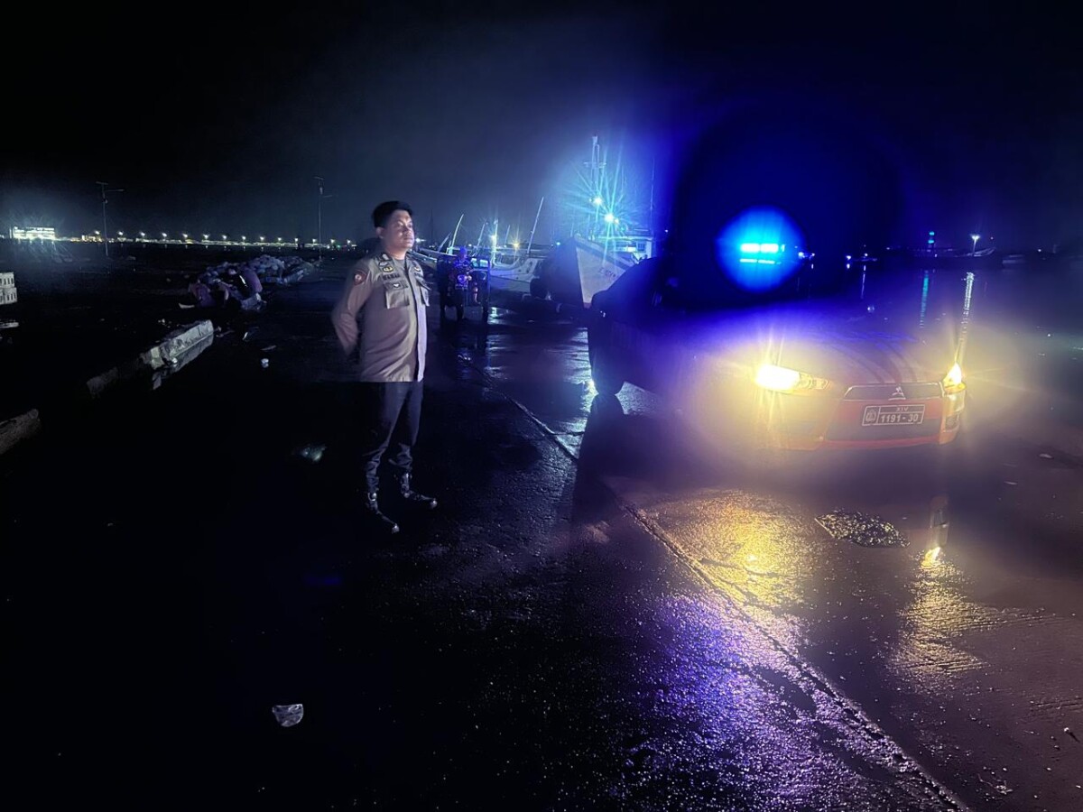 Patroli Blue Light Polsek Kawasan Paotere, Wujudkan Lingkungan Kondusif di Dermaga Pelabuhan