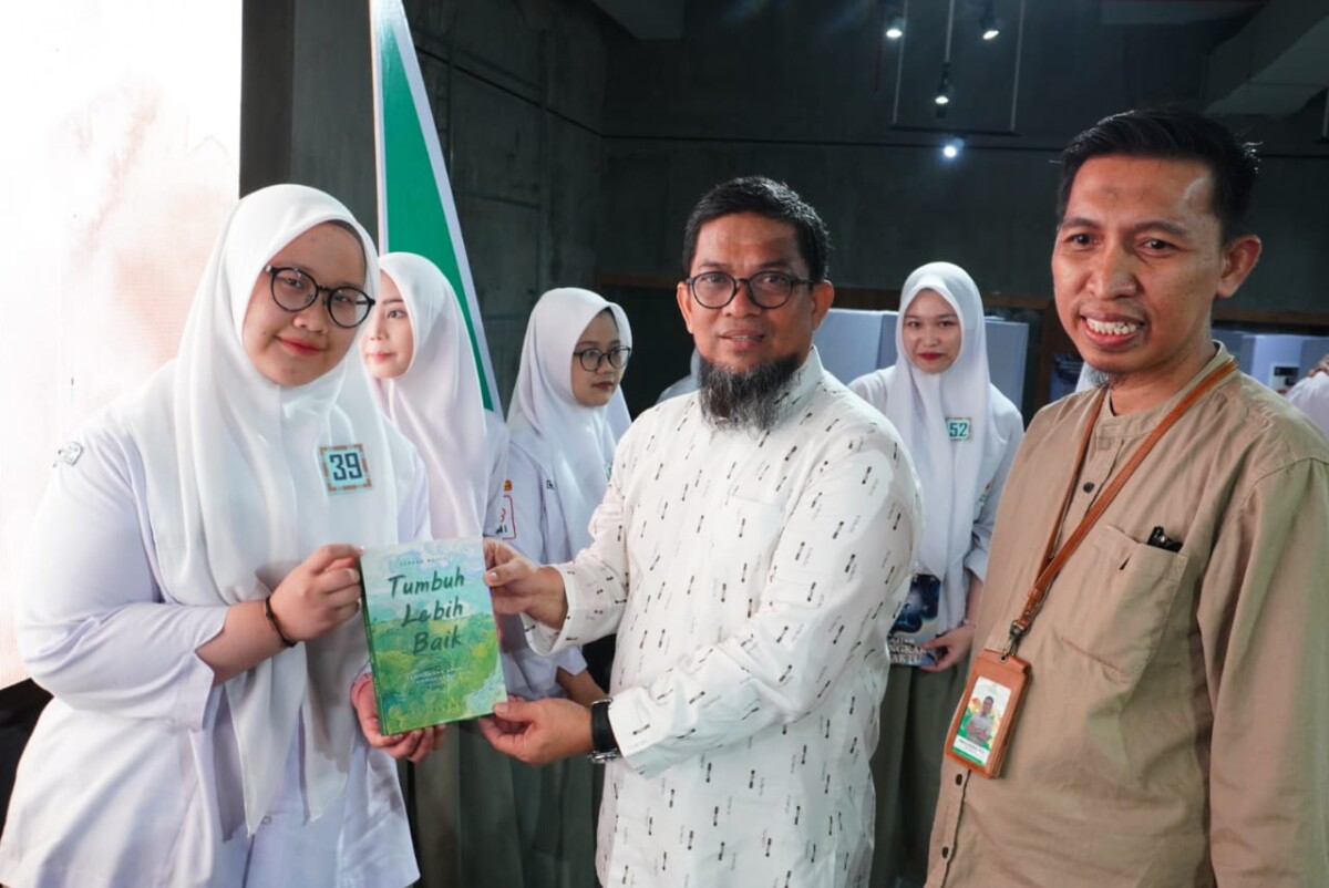 SMA Islam Athirah Bukit Baruga Pamerkan Hasil Karya Siswa-Siswinya