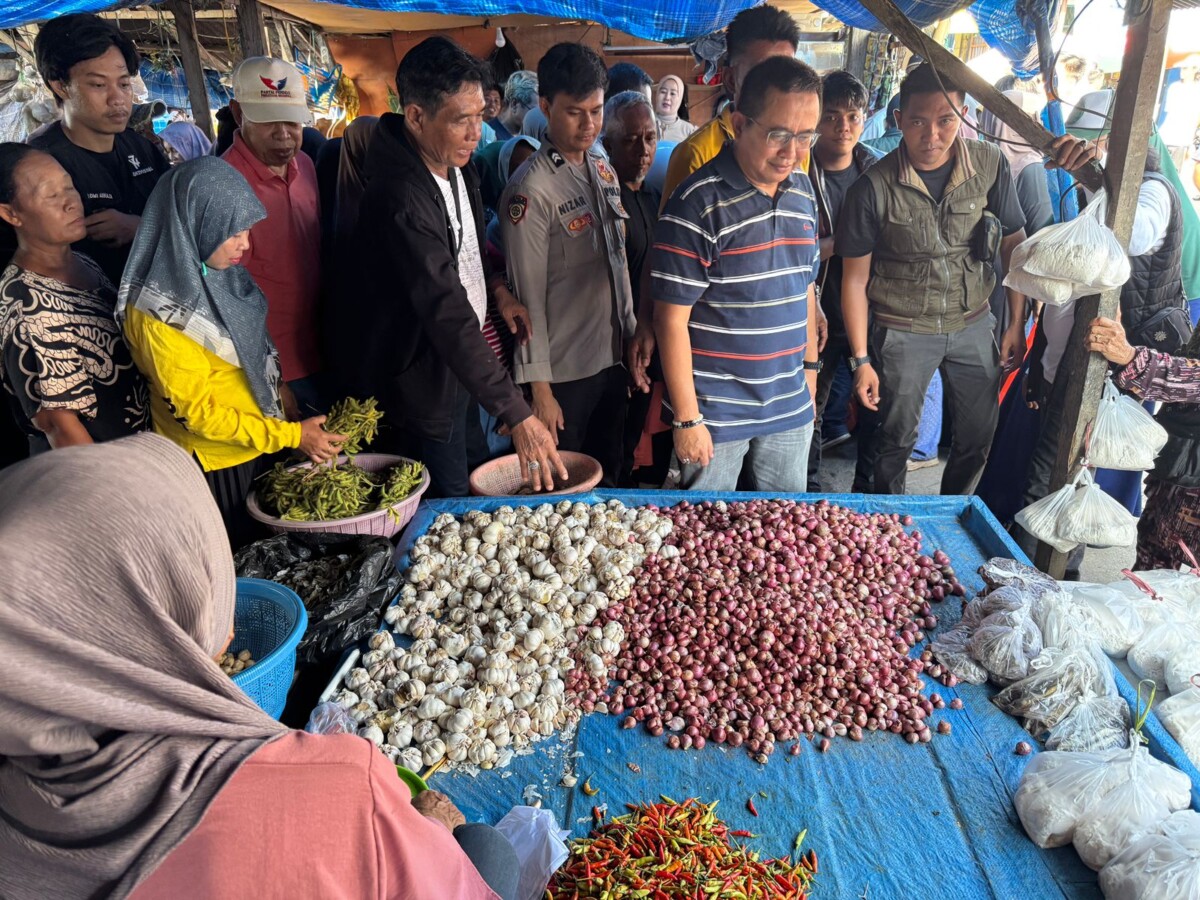 Antusiasme Warga dan Pedagang Pasar Sentral Sukamaju Sambut Abang Fauzi Gerebek Pasar