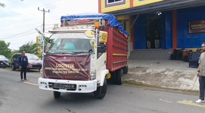KPU Majene Mulai Distribusikan Logistik Pilkada 2024 di Wilayah Terjauh