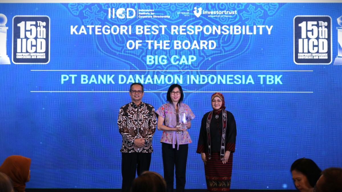 Bank Danamon Menerima Penghargaan Ajang The 15th IICD Corporate Governance Conference and Award