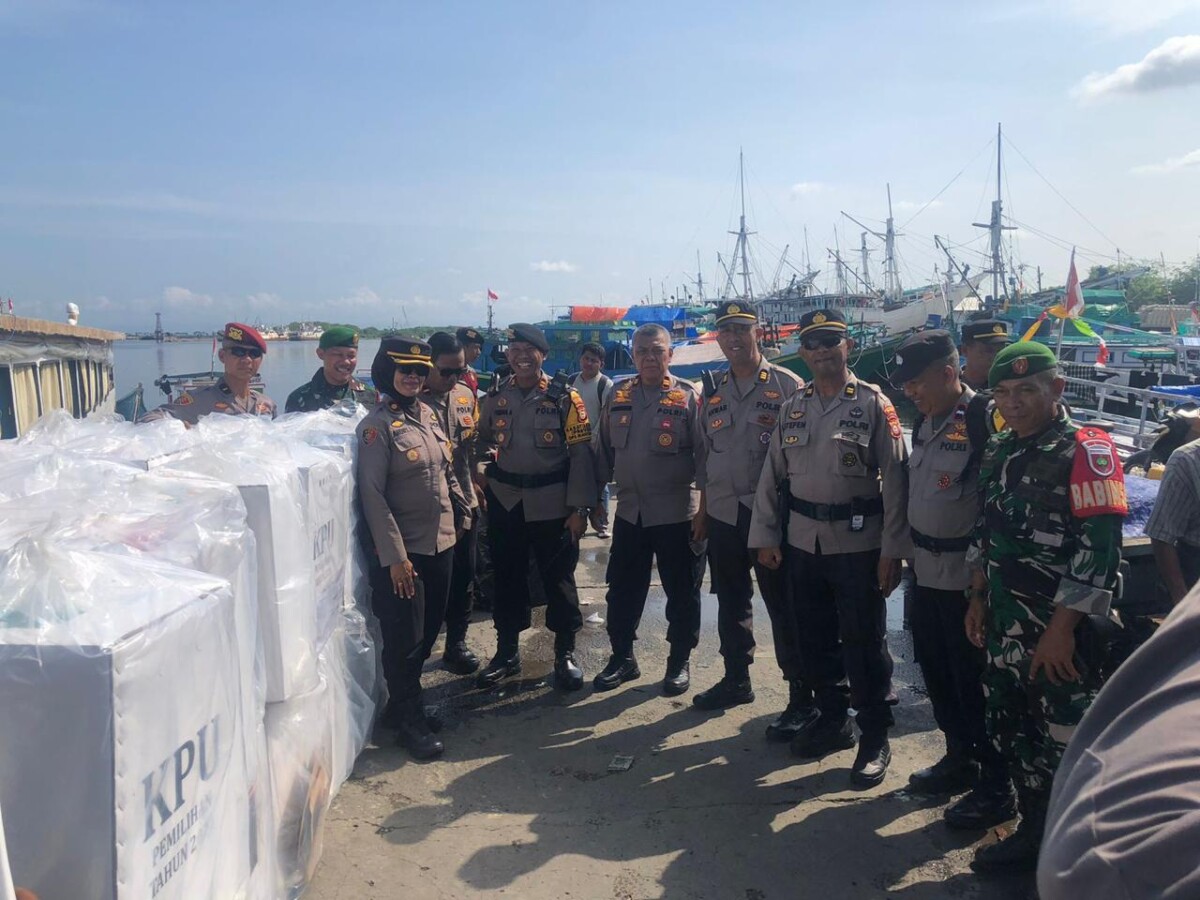 Rekapitulasi Suara Rampung di Dua Kecamatan di Makassar, Polisi Kawal Ketat Kotak Suara Menuju KPU