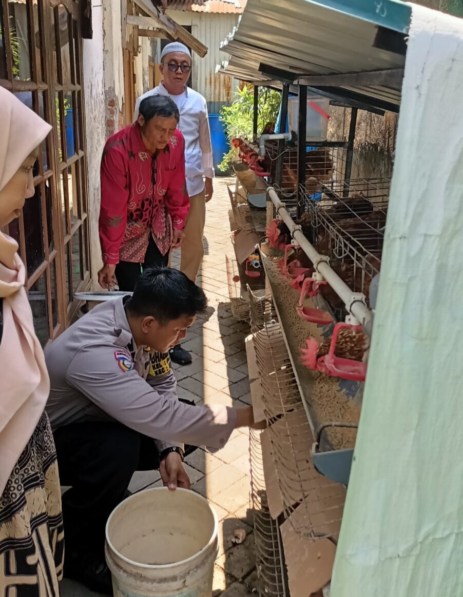Bhabinkamtibmas Pattunuang Dampingi Masyarakat Wujudkan Ketahanan Pangan Mandiri
