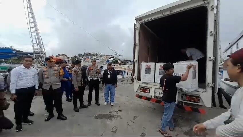 Polisi Kawal Ketat Pergeseran Logistik Pilkada 2024 ke Kecamatan Sangkarrang