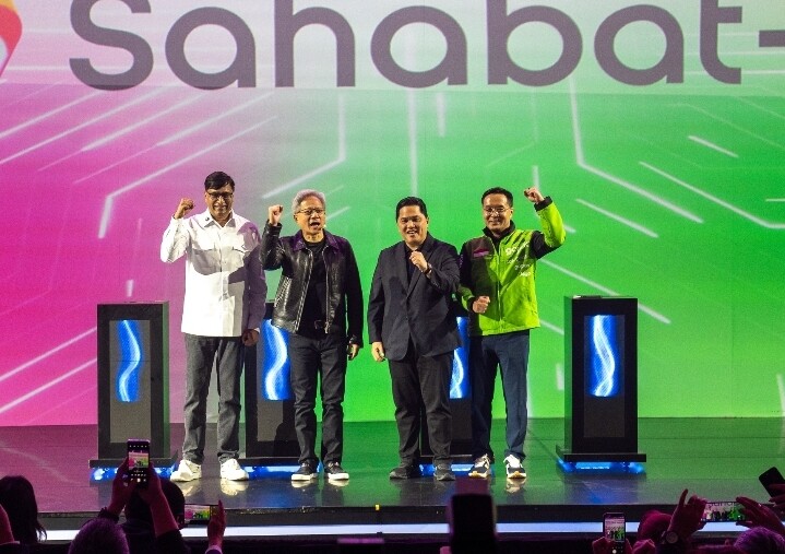 Perkuat Kedaulatan Digital, Indosat dan GoTo Luncurkan Sahabat-AI: LLM Open-Source Berbahasa Indonesia 