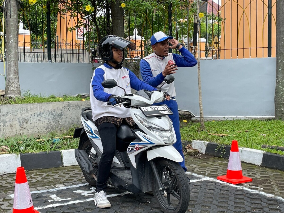 Empat Tips dari Asmo Sulsel ketika Berkendara Melewati Genangan saat Hujan