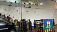 IMG-20241226-WA0008 Amankan Libur Nataru, Personel Posyan Operasi Lilin 2024 Pantau Aktivitas di Pelabuhan Soeta Makassar