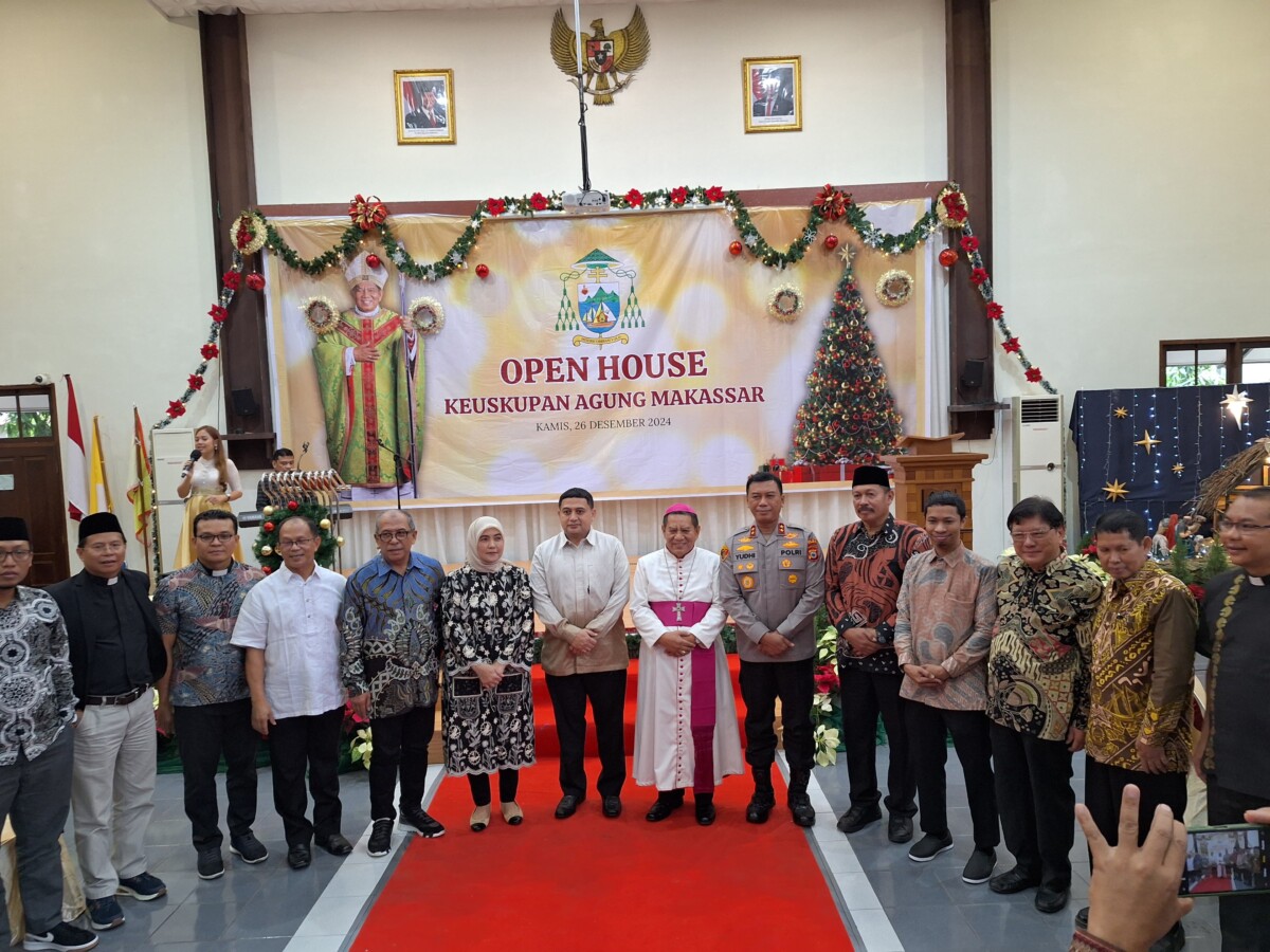 Pasca Dilantik, Kakanwil Kemenag Sulsel Hadiri Open House Natal di Keuskupan Agung Makassar