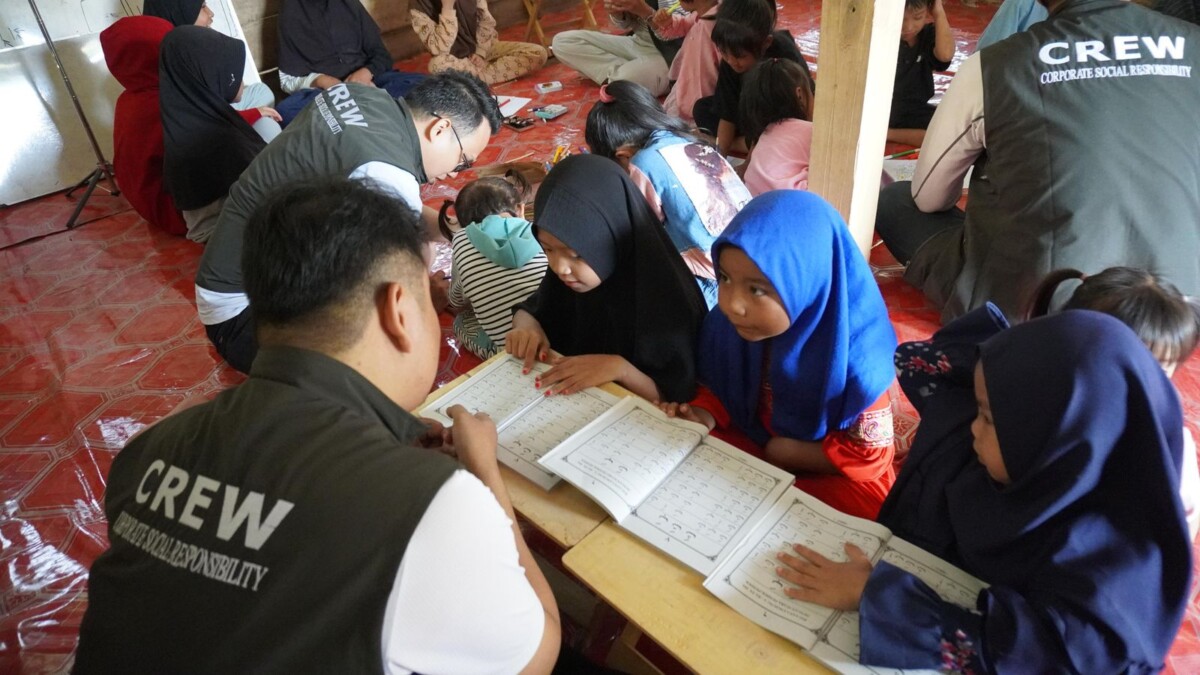 Kalla Translog Gelar Kegiatan CSR Mengajar dan Berbagi di Desa Babangen, Bantaeng 