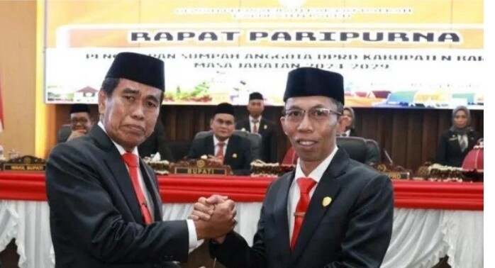 Palu Sidang DPRD Barru Diserahkan ke Syamsuddin Muhiddin Pimpinan Sementara