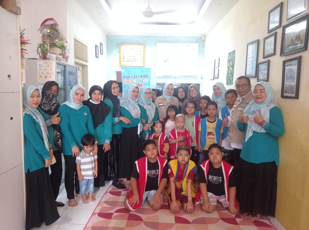 Di Momen Hari Ibu dan NATARU 2024, YBM PLN Kembali salurkan Bantuan kepada YKAKI Makassar