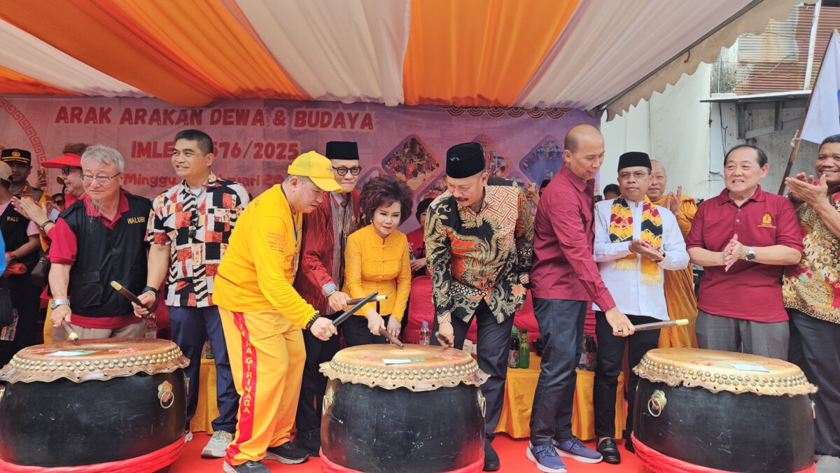 Arak arakan Dewa dalam Rangka Imlek di Makassar Berlangsung Meriah, Dihadiri Sejumlah Tokoh