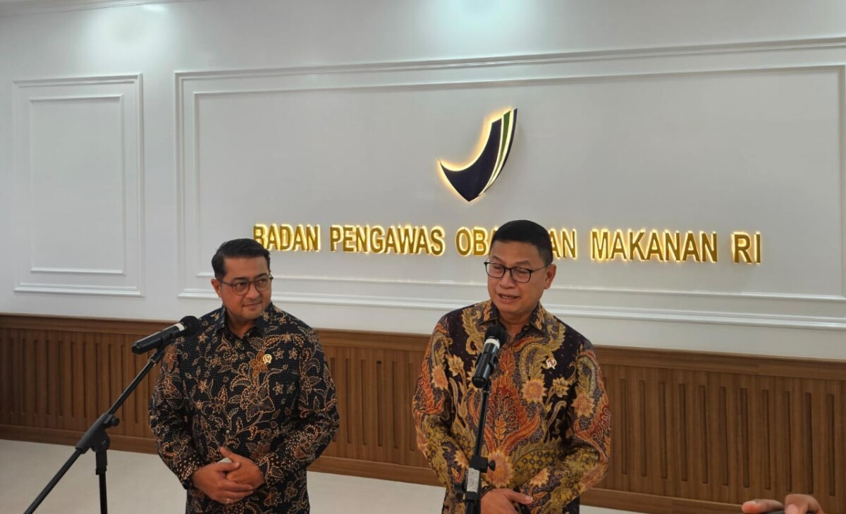 Taruna Ikrar Kepala BPOM RI Sepakat Kerjasama Teuku Riefky Menteri Ekonomi Kreatif Majukan UMKM