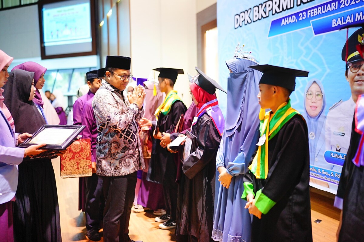 Hadiri Wisuda Santri BKPRMI, Wabup Gowa: Pendidikan Berbasis Agama Penting Membentuk Karakter