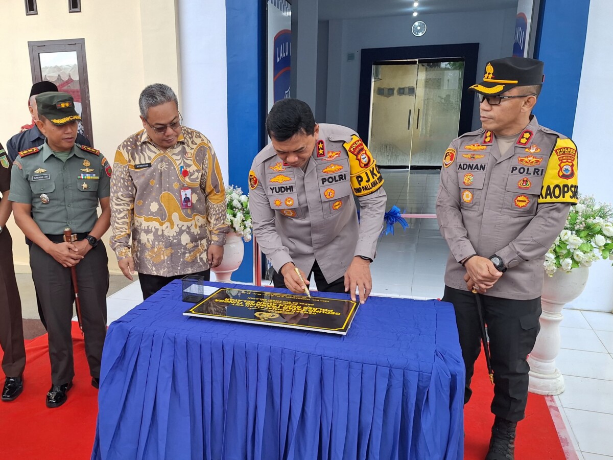 Kunker ke Polres Kepulauan Selayar, Kapolda Sulsel Resmikan Gedung Tatag Trawang Tungga
