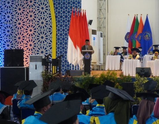 Unismuh Makassar Wisuda 646 Lulusan, Rektor Ingatkan Semangat Belajar Sepanjang Hayat