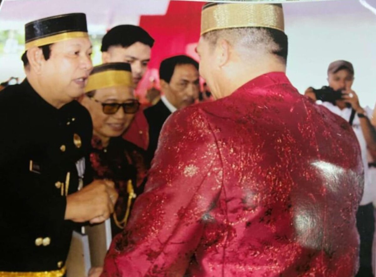 Pj Bupati Takalar Berikan Penghargaan bagi Pamong Senior di Momen HUT 