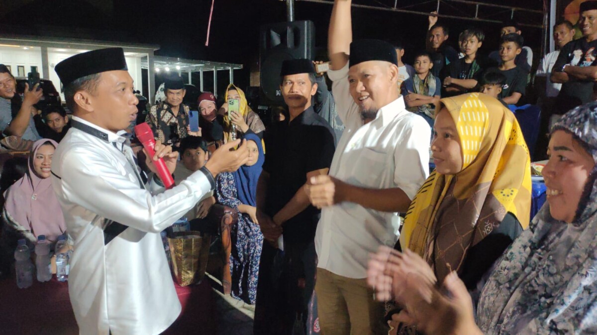 Lomba Makan Durian di Desa Betao Riase, Warnai Safari Ramadan Bupati Sidrap Syahruddin Alrif