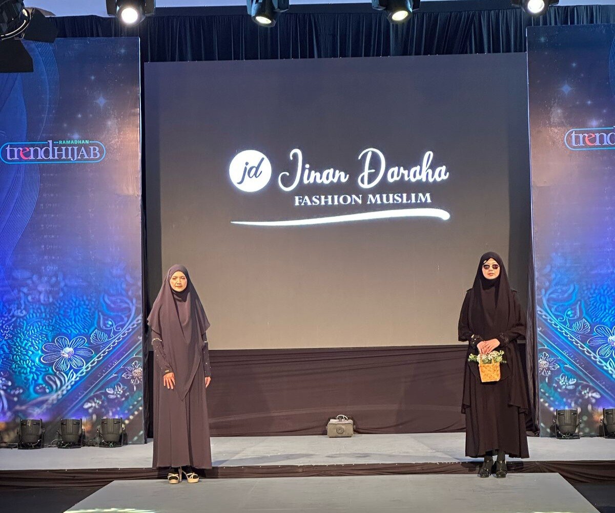 Jinan Daraha Hadir di Trend Hijab Expo, Tawarkan Busana Muslim Syar’i yang Modis dengan Diskon Hingga 20%