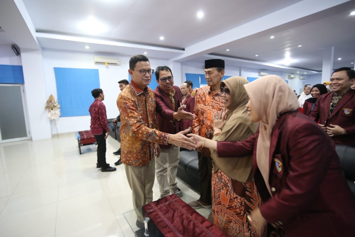 Kepala BPOM RI Taruna Ikrar Beri Kuliah Pakar di Universitas Almarisah Madani