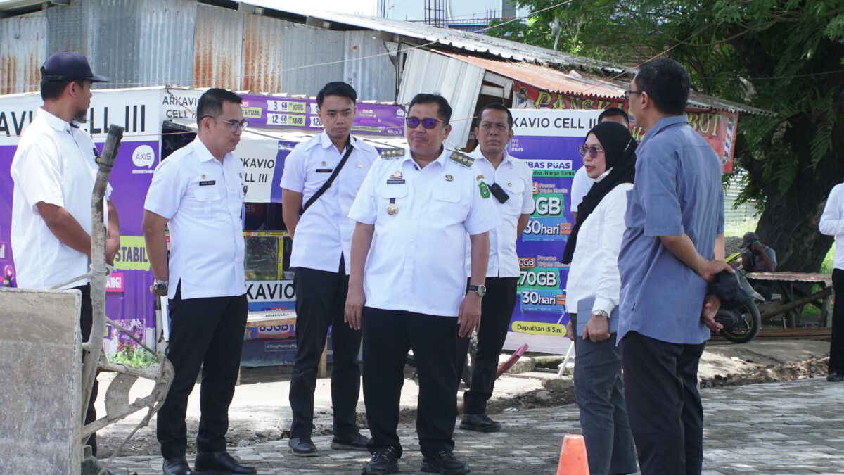 Bupati Takalar Tinjau Perbaikan Jalan Poros Galesong Utara 