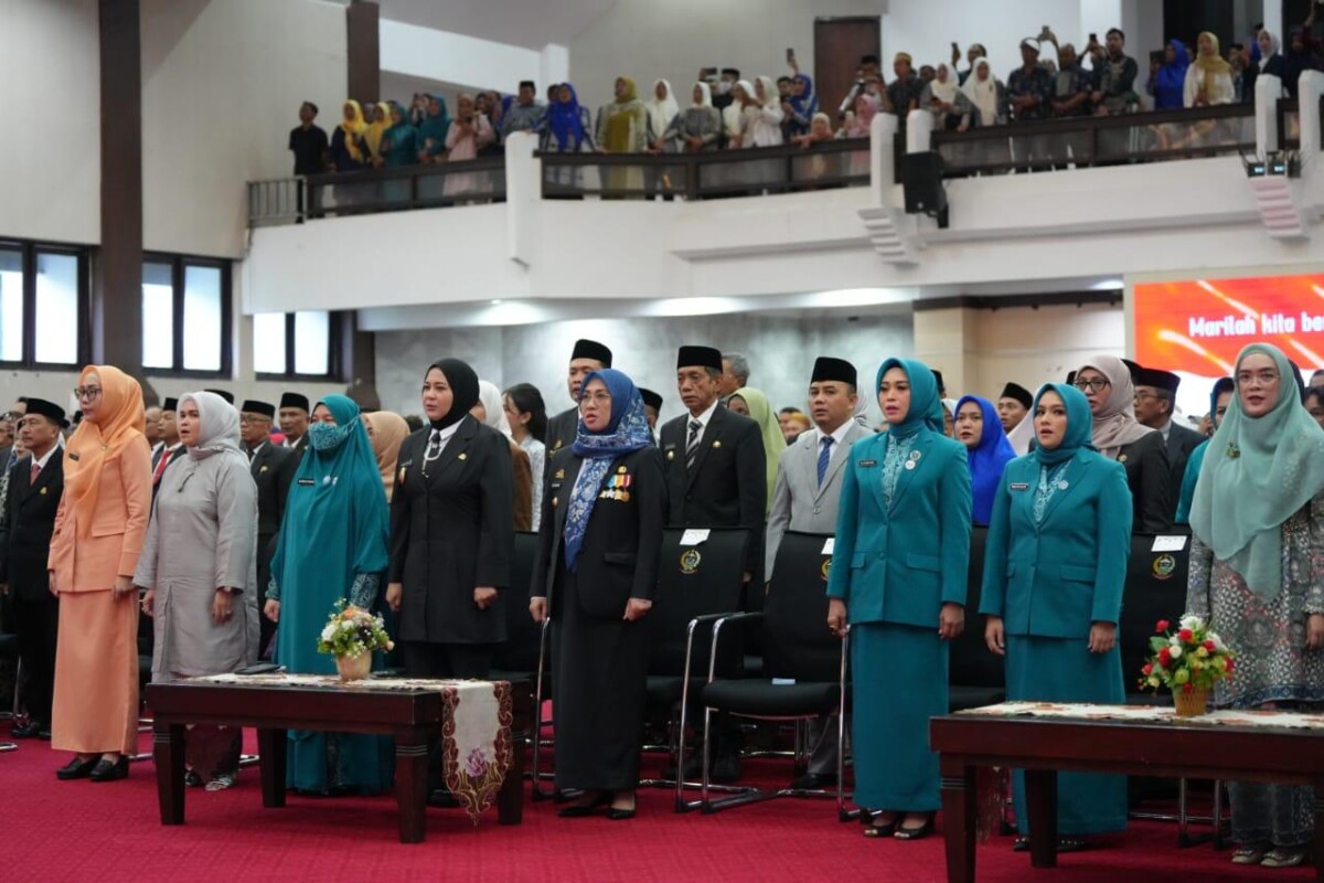 Bupati Gowa Dikukuhkan Jadi Bunda PAUD, Bunda Literasi dan Bunda Forum Anak