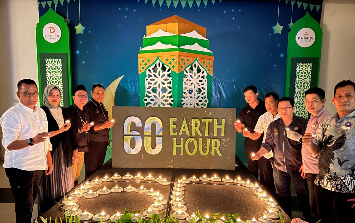 Dalton Hotel Makassar kembali Peringati Earth Hour 2025 