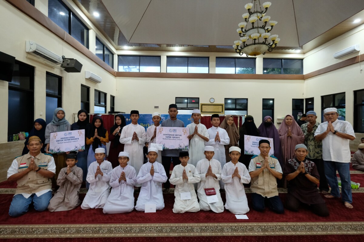 YBM UIP Sulawesi Serahkan 26 Paket Bantuan kepada Dhuafa dan Laksanakan Acara Buka Bersama secara Serentak Seluruh YBM PLN di Indonesia