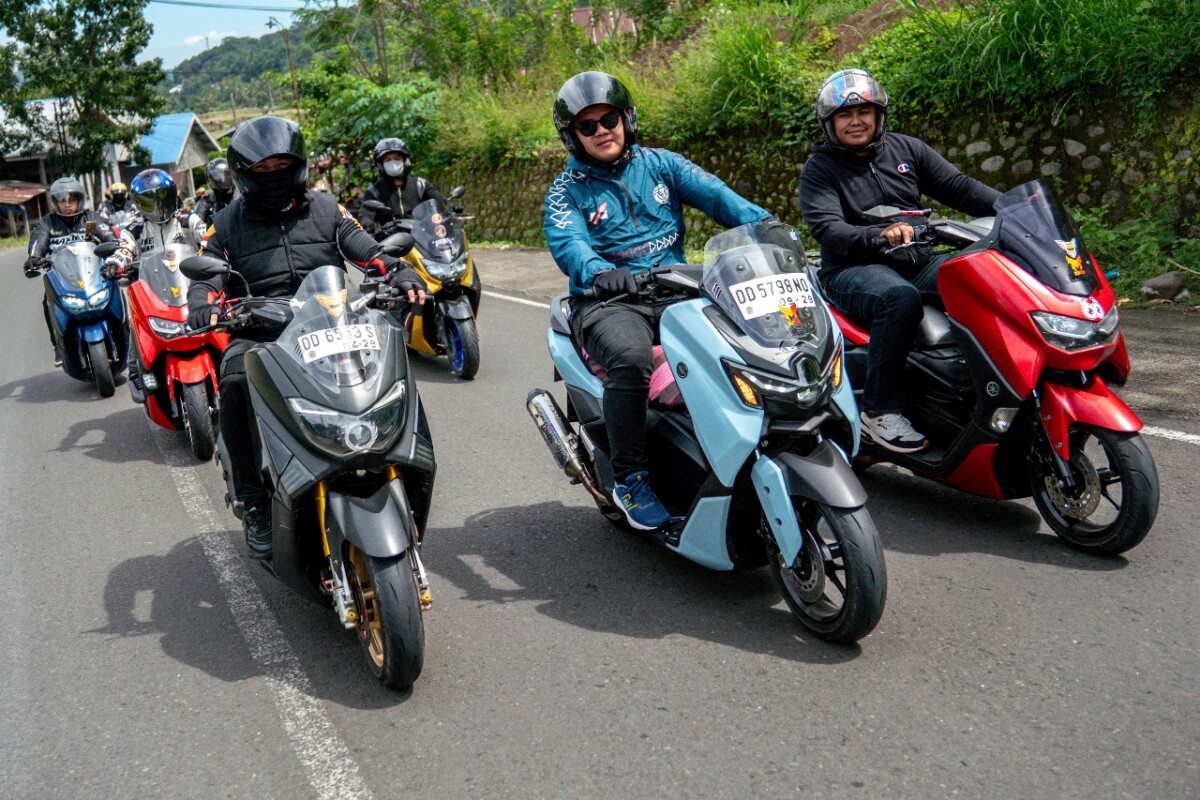 Rayakan Satu Dekade NMAX, Ratusan Biker Sulsel Riding ke Puncak Malino