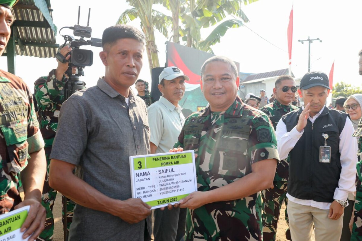 Danlantamal VI Hadiri Panen Raya Demplot Padi Sinar Mentari Kodam XIV/Hsn