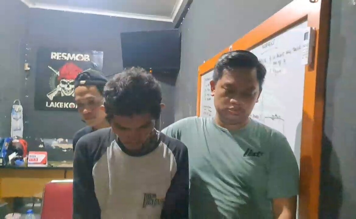 Viral! Pria Pamer Alat Kelamin di depan Sekolah Kini Diamankan Polisi, Ditemukan Video Porno di Ponselnya