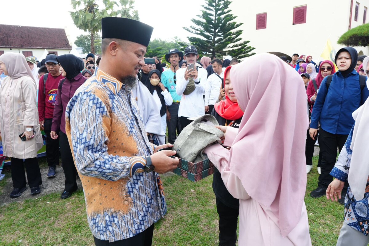 Pemprov Sulsel Salurkan Bantuan Rp1 Juta per Siswa SLB