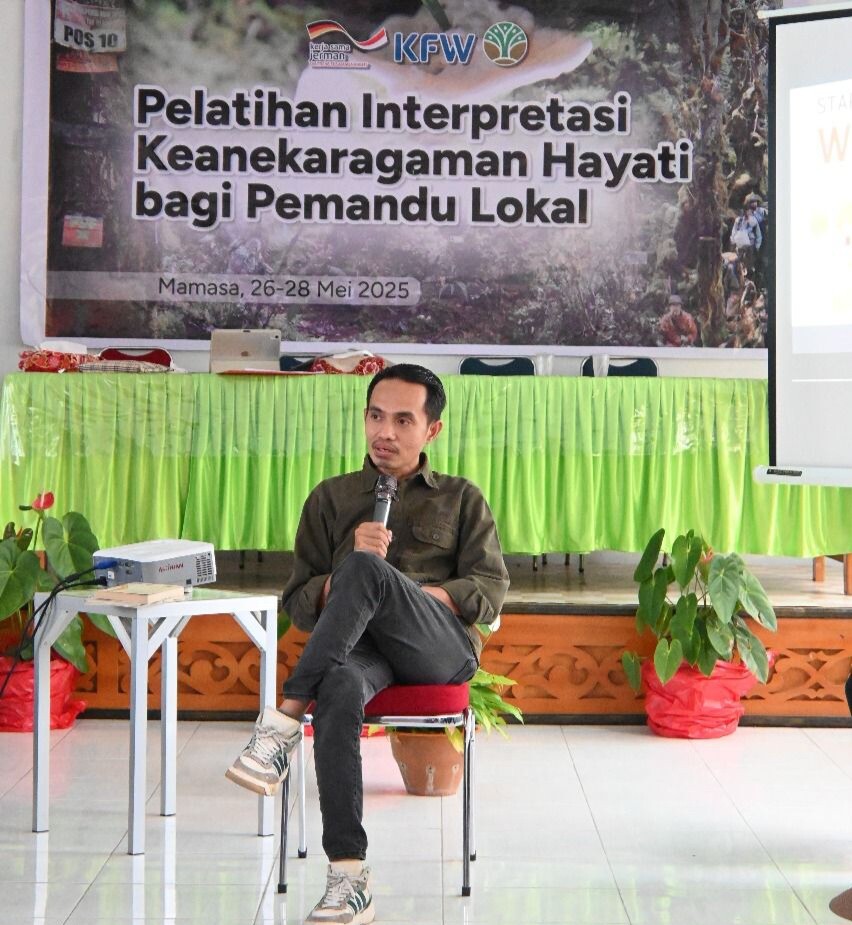 Narasumber di Pelatihan Pemandu Wisata TNGD, Anis Kurniawan Ajak Pemandu Bergerak dengan Hati