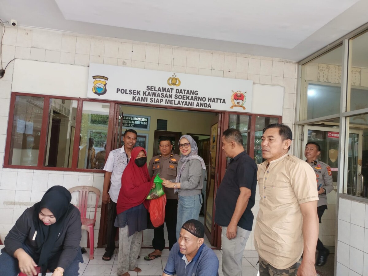 Jajaran Polsek Polres Pelabuhan Makassar Tebar Kepedulian Lewat Kurban