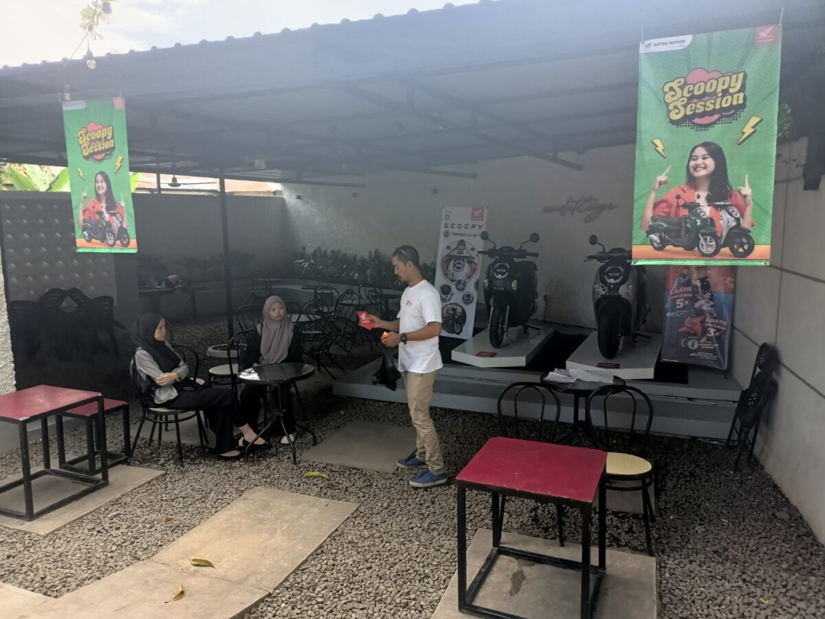 Perkenalkan Scoopy yang Fashionable di Gowa, Asmo Sulsel Hadir di Cafe 