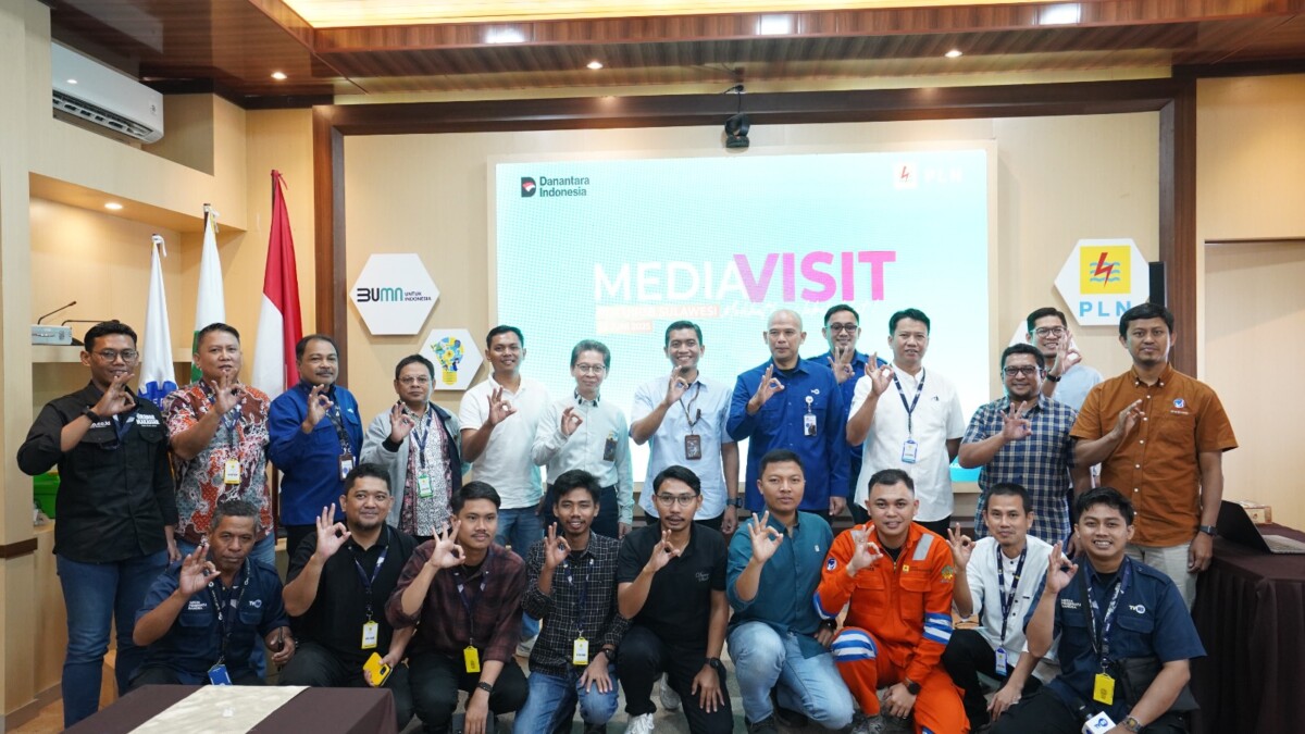 PLN Gelar Media Visit: Rekan Media Saksikan Aksi Tim PDKB Tegangan Tinggi beraksi
