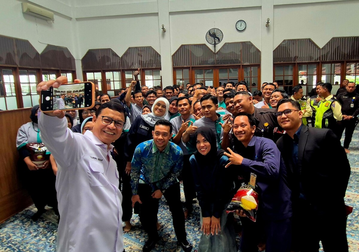 Mengawali Tahun Baru 1447 Hijriah dengan Berkah: Kepala BPOM RI Taruna Ikrar Berbagi Cinta untuk Pengabdi Senyap